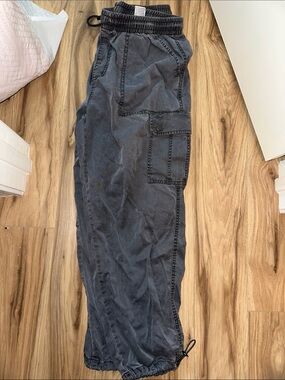 Time and Tru Charcoal Gray Drawstring Cargo Joggers